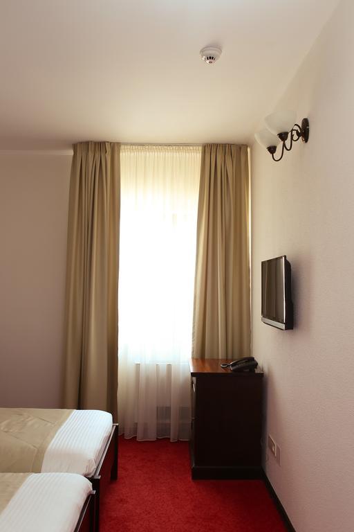 Hotel Bohemia Bacău 部屋 写真